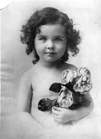 Vivien Leigh aged 2