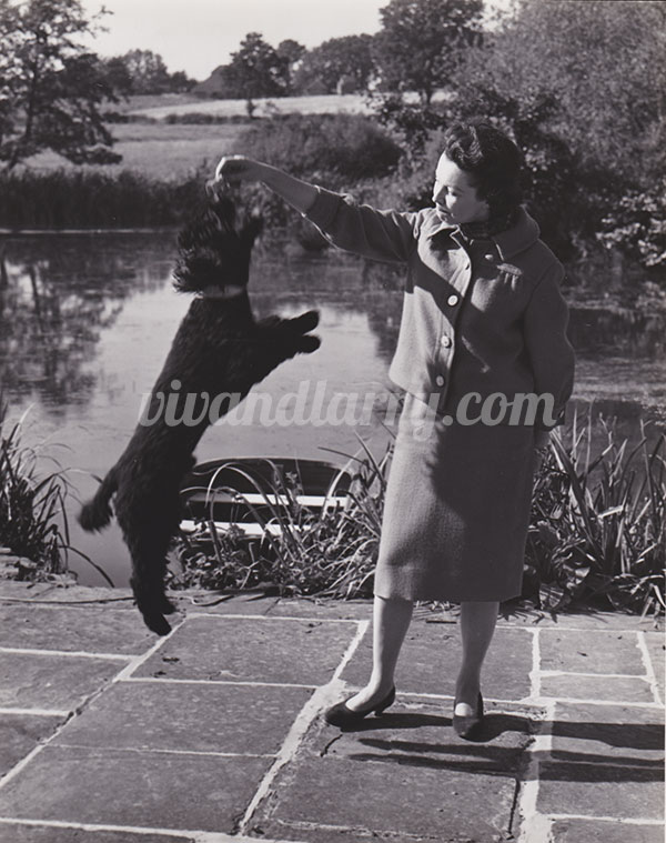 Vivien Leigh and her dog Sebastian