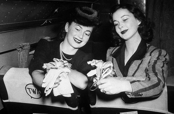 Olivia de Havilland and Vivien Leigh