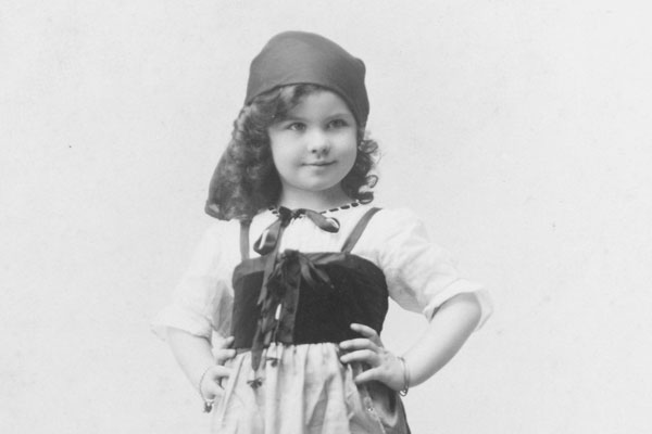 Vivien Leigh as a gypsy