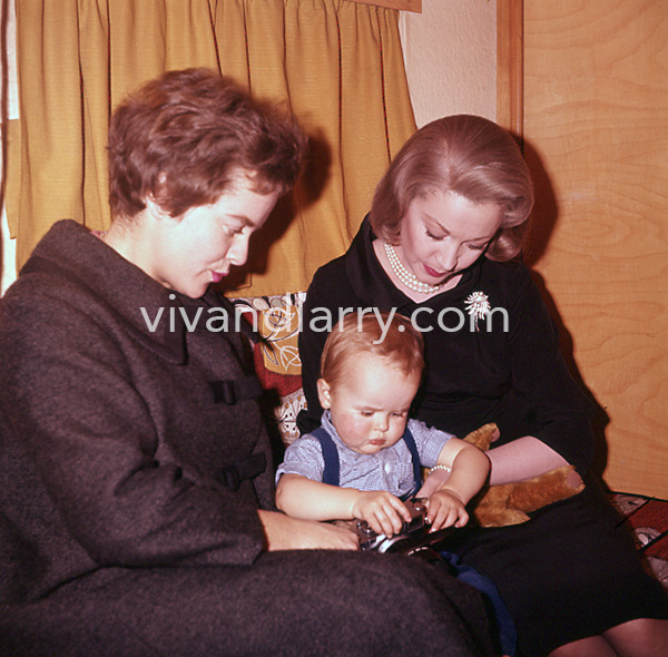 Vivien Leigh with daughter Suzanne and grandson Neville Farrington